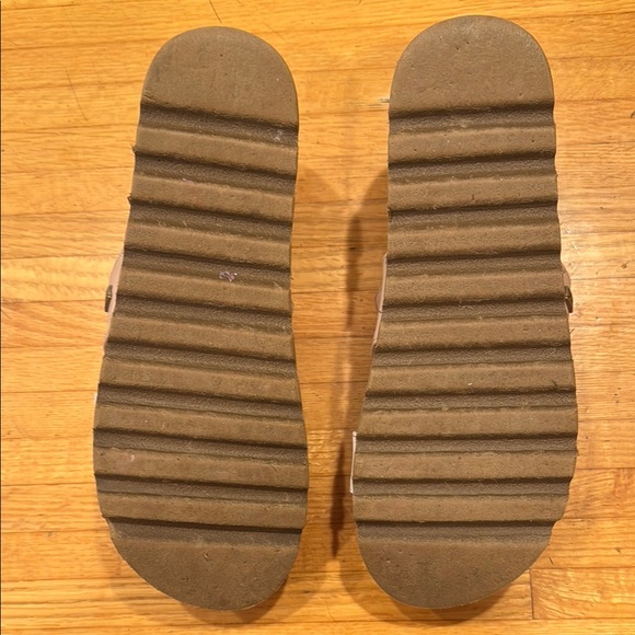 Reef- Women's Tan and White Sandals - Picture 4 of 5